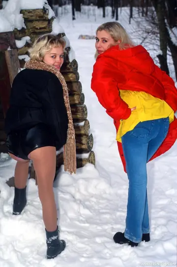 Nelly A – Two Thick Hairy Brunettes Have Lesbian Sex Outdoors in Shorts
