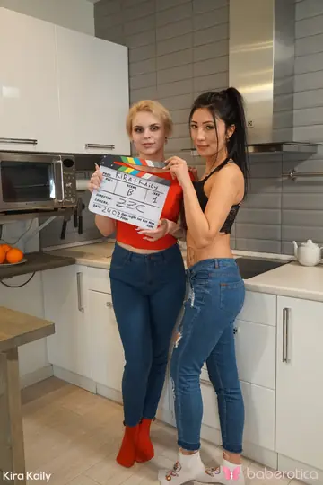 Thick Tattooed Woman Has Lesbian Sex in the Kitchen