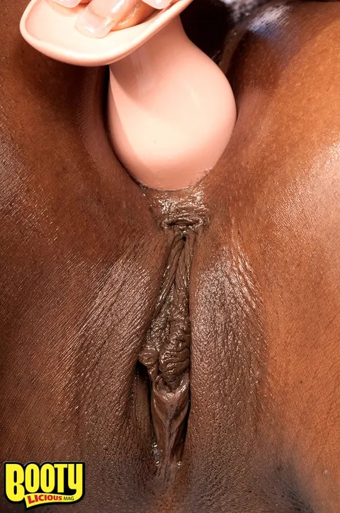 Diamond Mason: Ebony BBW Takes an Anal Plug and Fingers Herself – photo 12 of 16