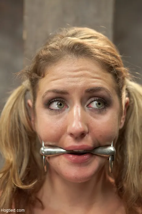 Claire Adams: Slim Blonde in Heels Spreads Wide for Dildo While Bound – photo 3 of 20