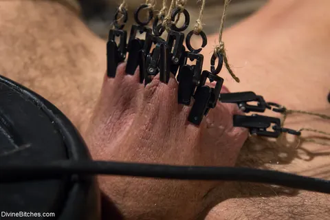 Mona Wales: Tall Blonde MILF in Pantyhose Facesits Her Bound Slave – photo 15 of 20