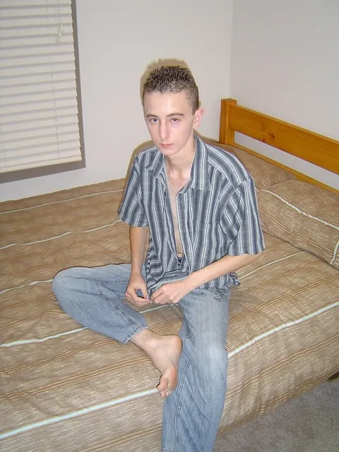 Hairy Man Masturbates and Fingers Himself on the Bed – photo 9 of 20