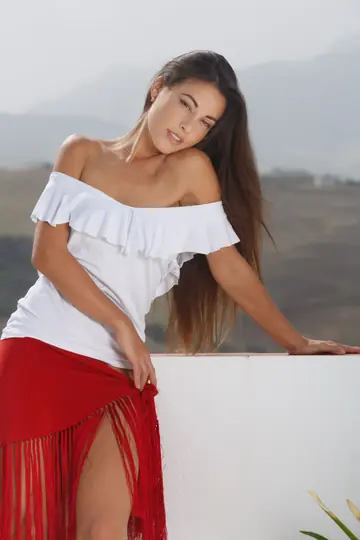 Lorena Garcia – Spanish Brunette Flaunts Her Pussy Outdoors