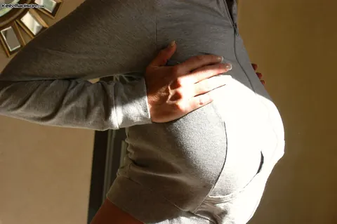 Kelly Madison: Tall Blonde MILF Undresses and Shows Her Huge Natural Tits – photo 6 of 16