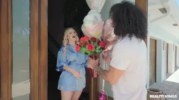 Jenna Starr – Chubby Blonde MILF with Big Tits Gets Fucked Doggy Style