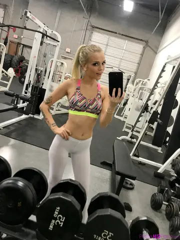 Alex Grey – Blonde in Yoga Pants Gives a Blowjob and Takes Anal Doggy Style in the Gym