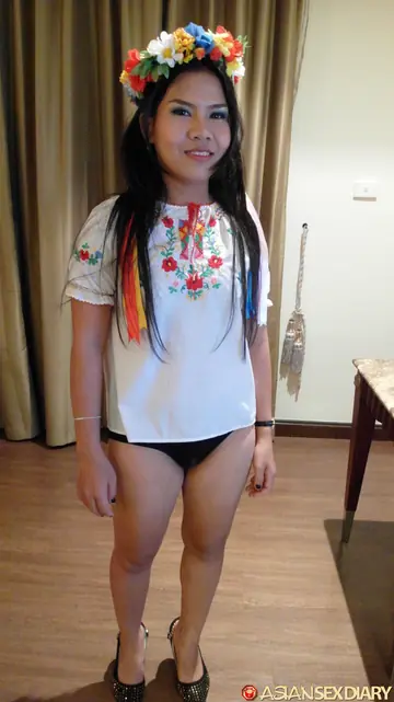 Asian Woman Has Anal Sex and Takes Cum on Her Shaved Pussy