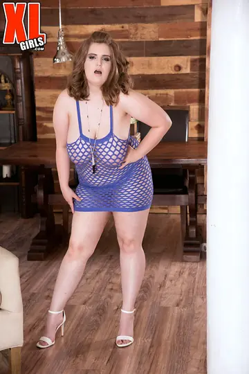 Sylvia Bateman – Curvy MILF Strips Out of Her Skirt and Heels for Toy Play
