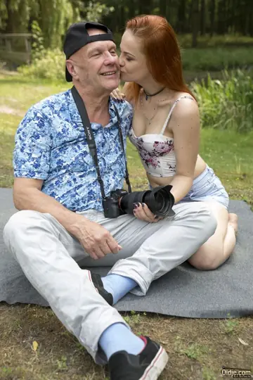 Red Linx – Redhead Fucks Her Lover on a Blanket Outdoors