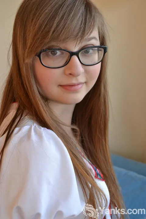 Lilah Demaray: Curvy Blonde in Glasses and Stockings Uses a Dildo – photo 3 of 16