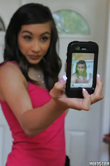 Ariel Rose – Asian Brunette Pulls Aside Her Skirt for a Selfie