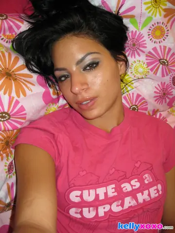 Thick Latina Pulls Her Panties Aside in a Selfie